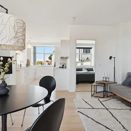 Apartment Charmerende 2br M Privat Parkering Aalborg