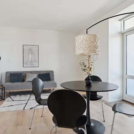 דירה Charmerende 2br M Privat Parkering *