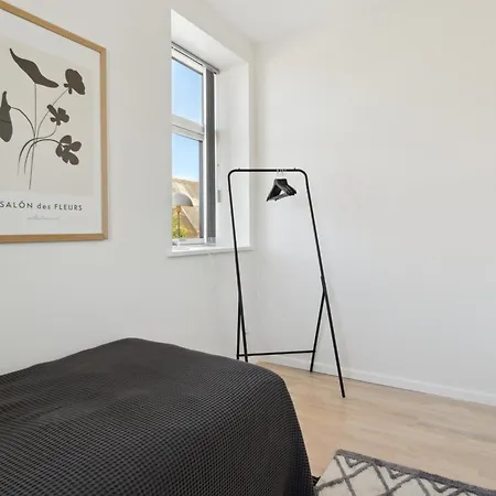Charmerende 2br M Privat Parkering